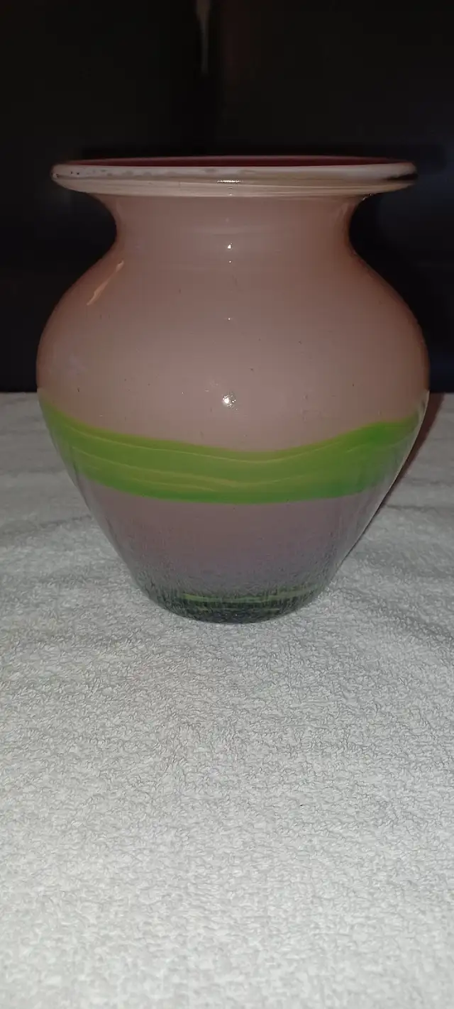 Hand Blown Art Glass Vase Pink Green Purple 6" Tall in Arts & Collectibles in Calgary - Image 2