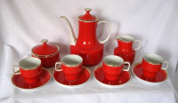 VINTAGE HOLLOHAZA/HUNGARY 13 PIECE COFFEE SET in RED