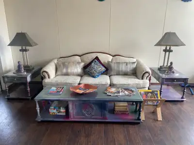 Beautiful Couch (Delivery Available), View more