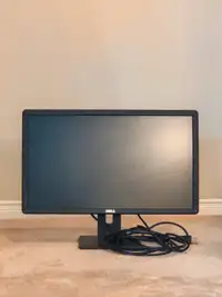 21.5" DELL MONITOR - LIKE NEW - HDMI INCLUDED