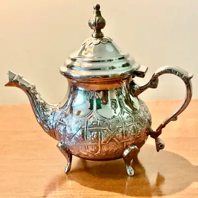 Théière marocaine laiton et plaquée argent, View more