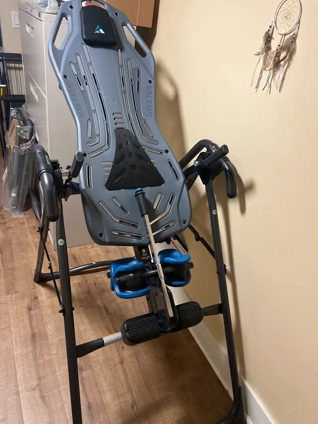 Teeter fitspine conversation table in Accessories in Mississauga / Peel Region - Image 3