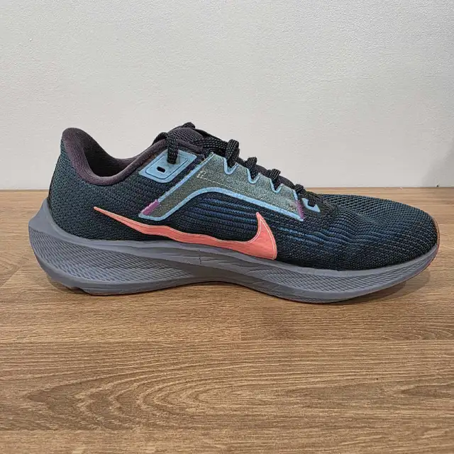 Nike Air Zoom Pegasus 40  'Deep Jungle' - Women's s in Women's - Shoes in Kitchener / Waterloo - Image 5