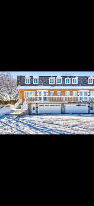 FOR RENT – Spacious 6 ½ Apartment with Basement Beautiful and bright 6 ½ apartment available in a qu...