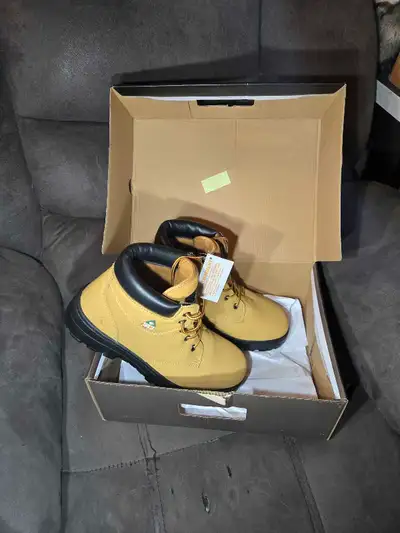 BRAND NEW WITH TAGS Men's size 10 EEE Sidewinder Steel Toe Boots NEVER worn, not a mark on them Sell...