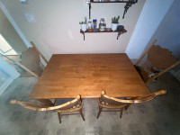 Table de cuisine avec 4 chaises /Kitchen table set with 4 chair