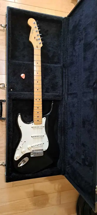 1988 left-handed Fender American Stratocaster and hardshell case, View more