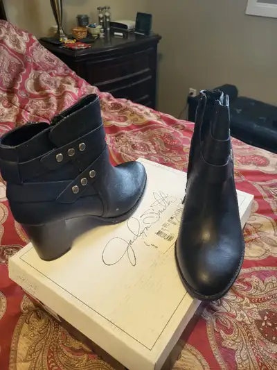 Ladies  new boots, Voir plus