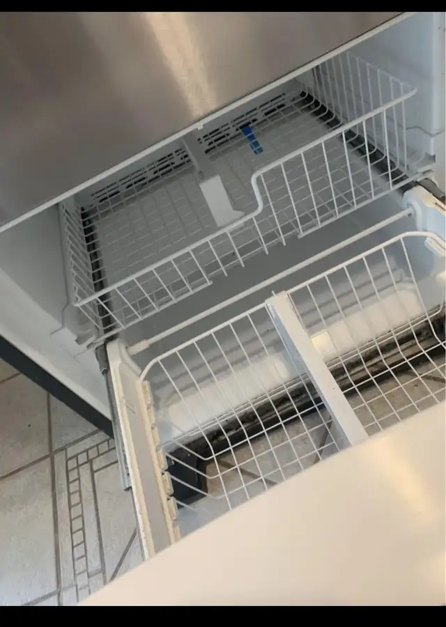 stainless fridge in Refrigerators in City of Montréal - Image 3