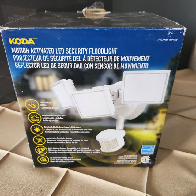 Motion Activated LED Security Floodlight Wired in Outdoor Lighting in Kitchener / Waterloo - Image 4