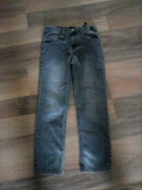 20$ neufs  Pantalon de jogging et jeans pour garcon de 7-8ans