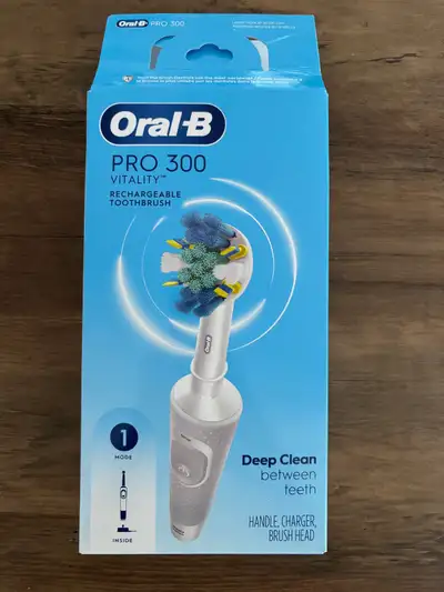 This is a nearly new electric toothbrush, it was only used a few times so is in perfect condition. I...