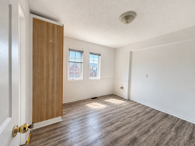 Student Room Rent wt PRIVATE BATHROOM/SHOWER at York University in Room Rentals & Roommates in City of Toronto - Image 5