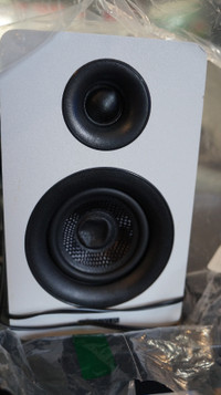 XSANYIN SPEAKERS