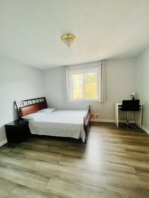 A separate private bedroom for Rent in Kitchener Room Rentals & Roommates Kitchener