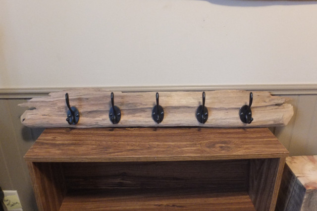 Rustic Coat Racks in Home Décor & Accents in Ottawa - Image 3