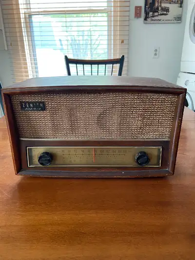 Radio Zenith, View more