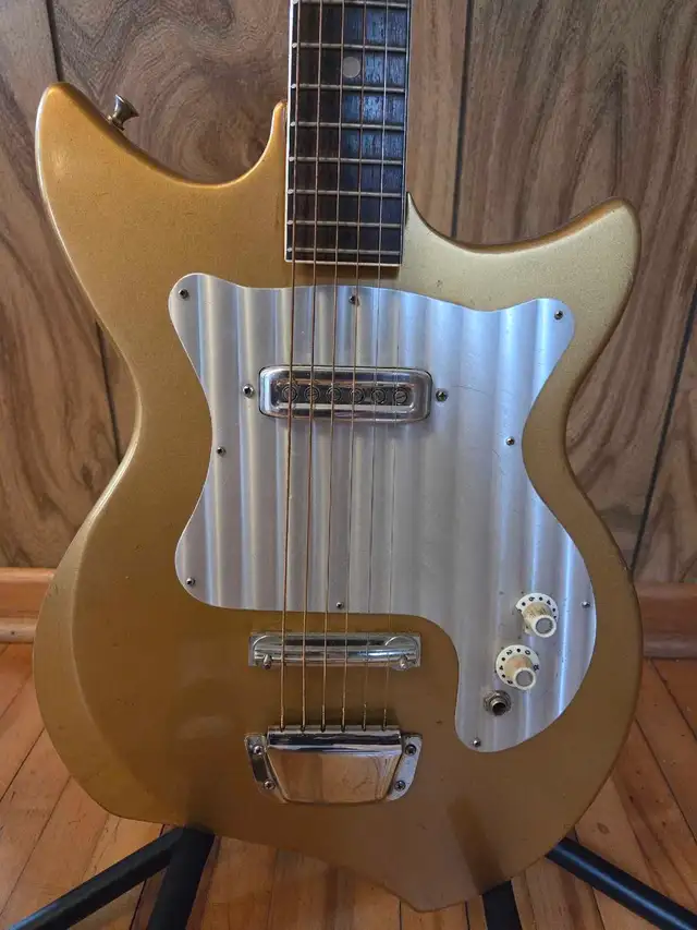 ELECTRIC GUITAR 442454238403635203