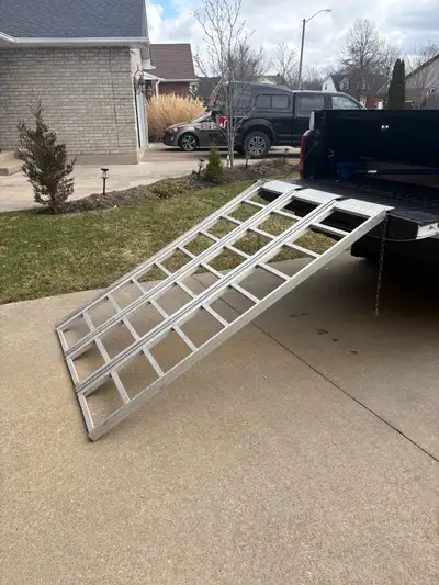 Fulton 6 ft tri fold ramps 1500 pound capacity Excellent condition