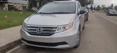 2012 Honda Odyssey ((great driving condition))