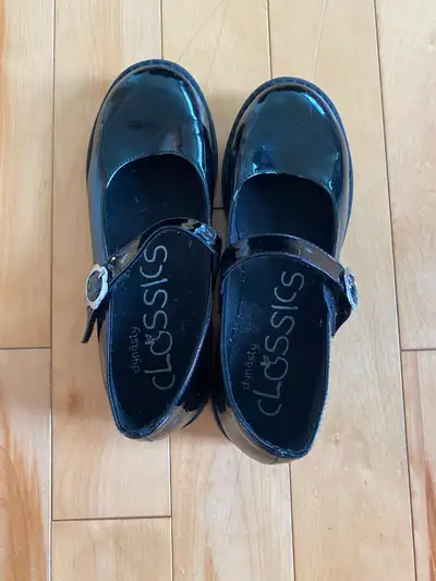 Chaussures pour fille, taille 5 enfants, en excellent état., View more