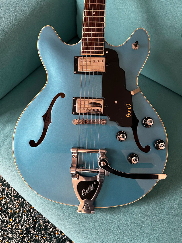 Guild Starfire 1 DC in Pelham Blue with Bigsby in Guitars in Ottawa - Image 4