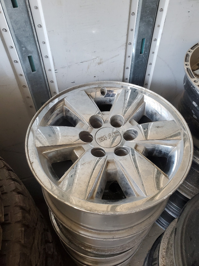 18'' 6 bolt GMC Sierra 1500 OEM Rims in Tires & Rims in Kamloops