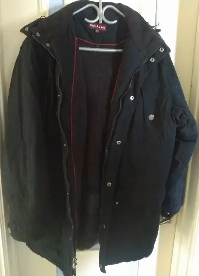 The coat is in very good, clean condition and it is lined inside. It comes with a detachable hood, z...