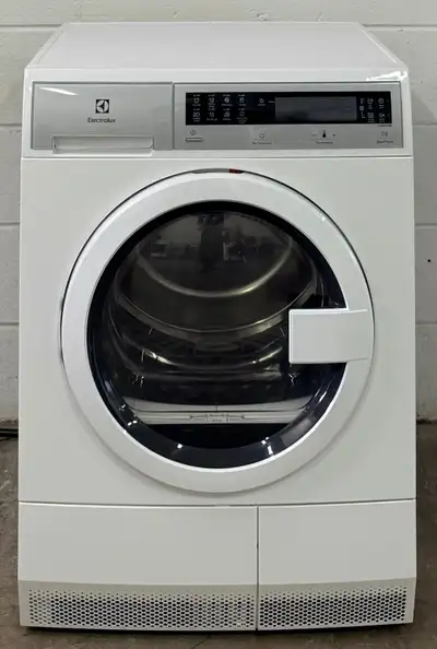 Compact dryer — perfect for condos and spaces without exterior venting. Electrolux EIED2CAQSW Ventle...