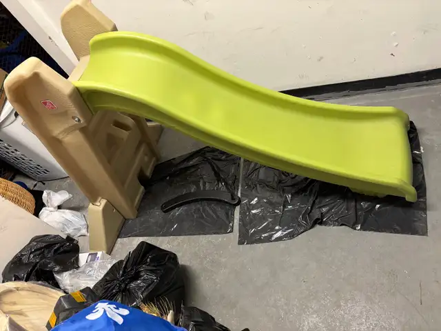 Glissade Slide in Toys & Games in City of Montréal - Image 5