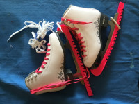 Ice Skates - ladies size 7 - New with Guards and Extra laces