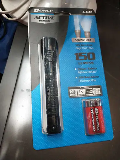Dorcy 41-4216 2AA Lampe de poche LED en aluminium, 150 lumens, View more