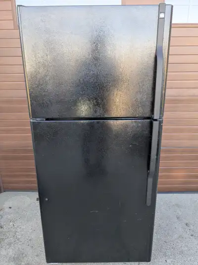 Fridge Standard Black 30-inch wide GE - Works Great, View more