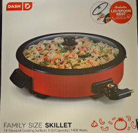 Dash 14" Nonstick Rapid Skillet with Lid 5Qt. - New in box 