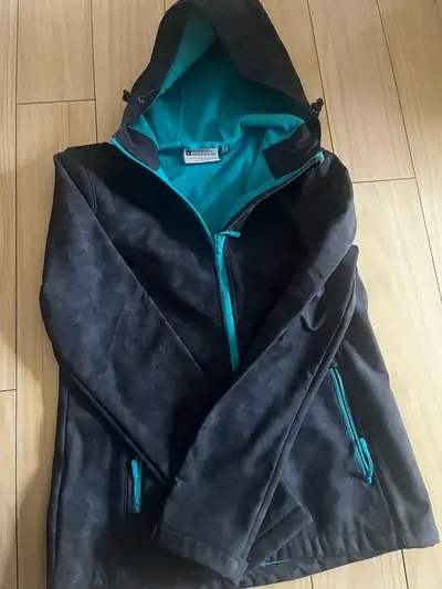 Woman’s coat - size 6, View more