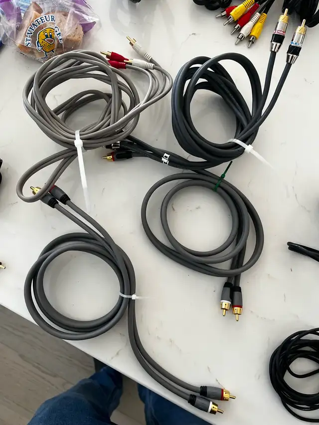 audio and video cables $5-10 ea in Other in Laval / North Shore - Image 11