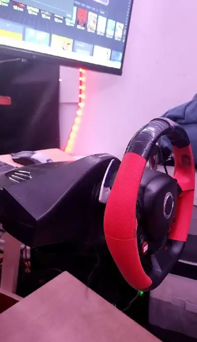 Thrustmaster ferrari 458 spider racing wheel with brake and gas pedals. Pedals work great, I will cl...