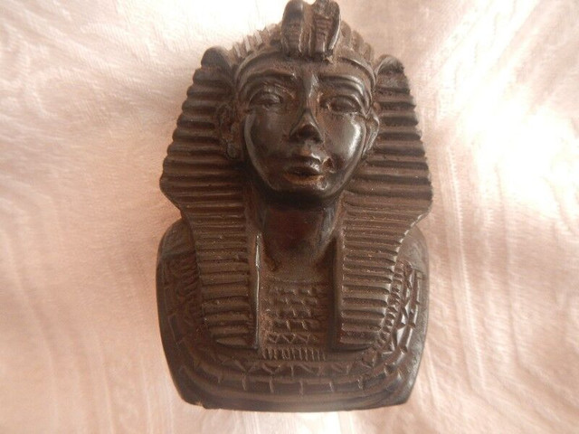 ANTIQUE EGYPTIAN STATUE PHARAOH TUTANKHAMON FIGURINE dans Art et objets de collection  à Ville de Montréal - Image 2