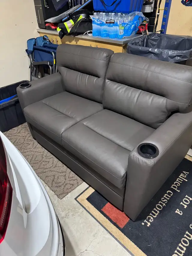 60”  Rv couch / Tri  fold bed in RVs & Motorhomes in Calgary - Image 2