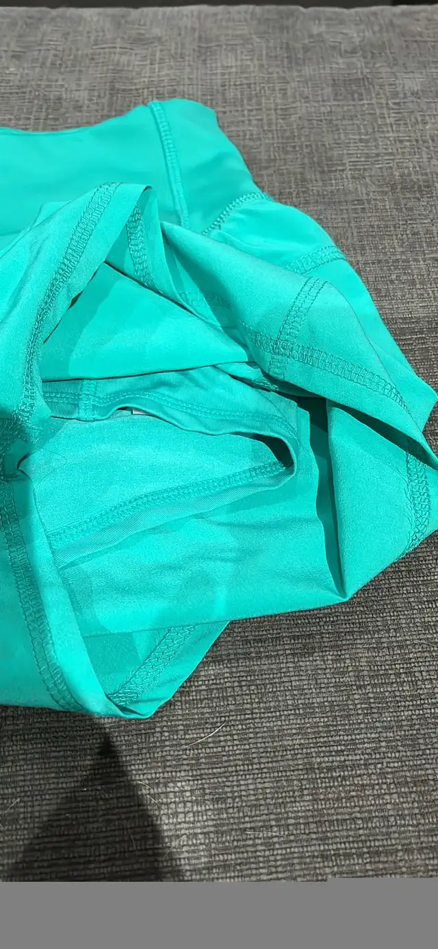 Women’s shorts in Women's - Bottoms in Markham / York Region - Image 3