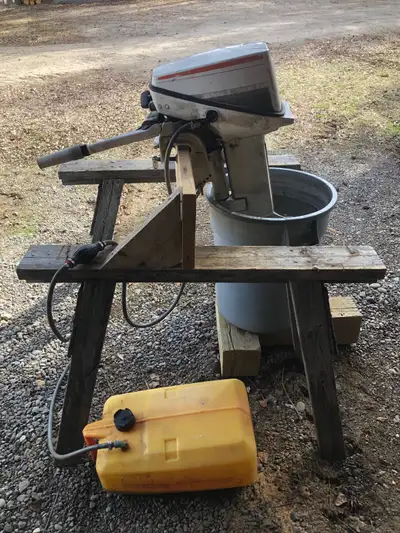Well maintained, runs great. Gas tank included. Video of it running upon request.