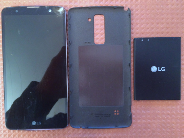 LG Phone and New Battery in Cell Phone Accessories in Ottawa - Image 2