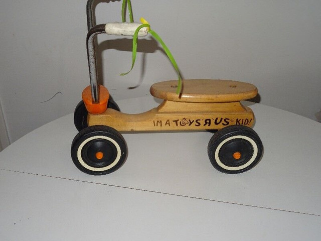 Petit Bicycle en Bois  / Toy R Rus / Collection dans Art et objets de collection  à Longueuil/Rive Sud - Image 2