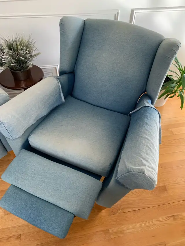 Denim Recliner Armchairs in Chairs & Recliners in Markham / York Region - Image 3