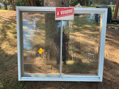 Fenêtre  avec vitres coulissantes, View more