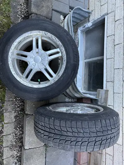 Set of 4 Michelin Winter Tires on Alloy Rims – 195/65R15 – Fits Toyota Corolla