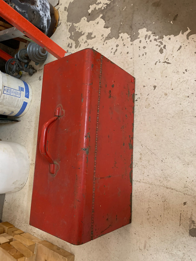 Vintage toolbox in Tool Storage & Benches in Red Deer - Image 2