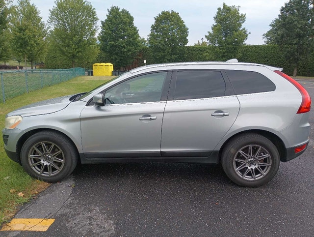 VOLVO XC60 2012 T6 Silver 177kkm — photo 2