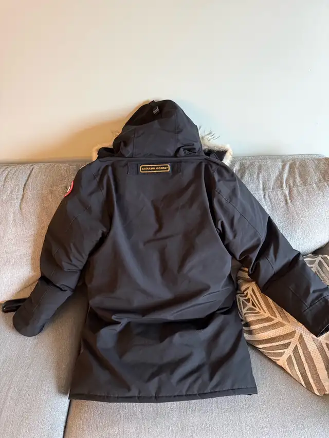 Authentic Canada Goose Men’s Parka M in Men's in Edmonton - Image 3