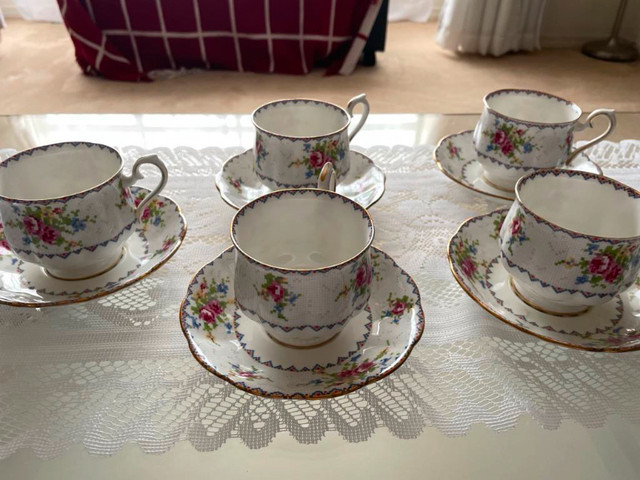 Royal Albert bone China tea cups in Kitchen & Dining Wares in Delta/Surrey/Langley